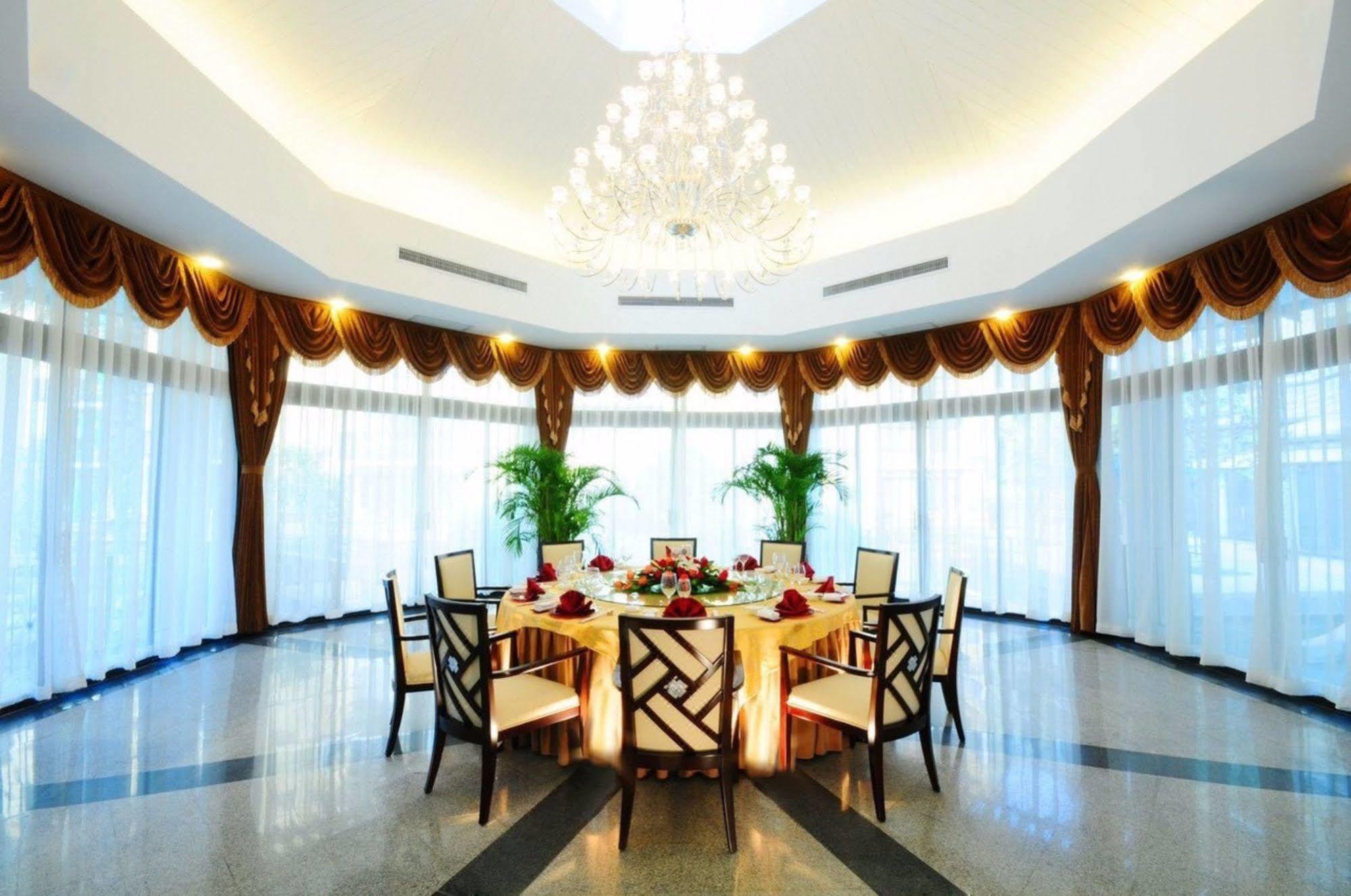 Jianguo Hotel Xi'An Сиань Экстерьер фото