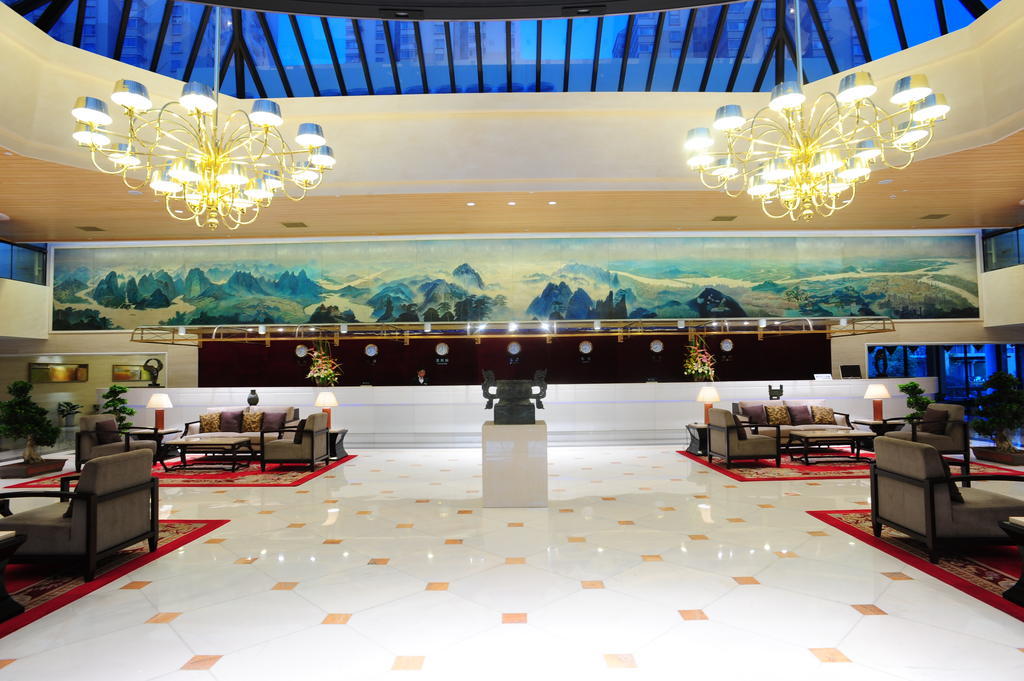 Jianguo Hotel Xi'An Сиань Экстерьер фото