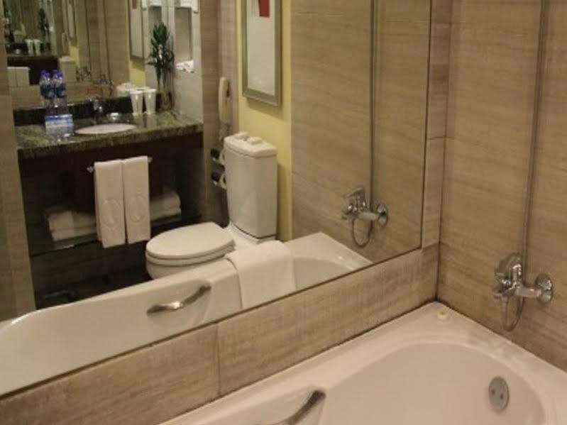 Jianguo Hotel Xi'An Сиань Экстерьер фото